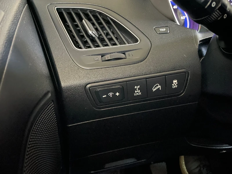 Hyundai IX35 2.0D///ПАНОРАМА///Infinity sound//НАВИ/КАМЕРА/КОЖА, снимка 7 - Автомобили и джипове - 52160733