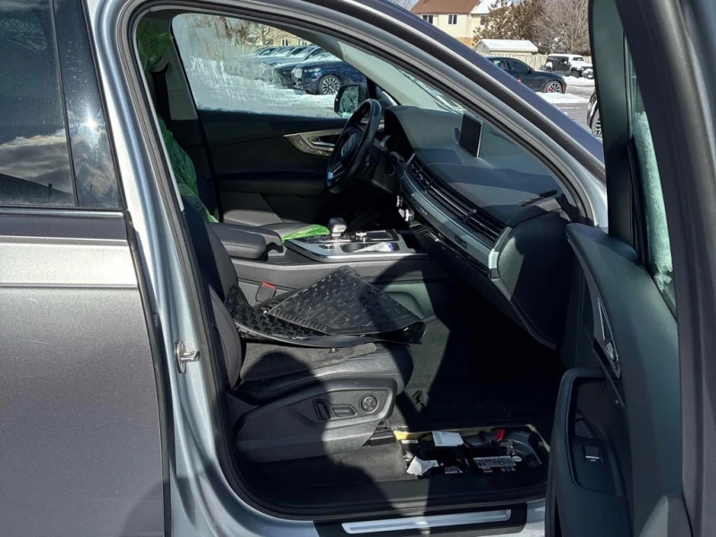 Audi Q7 * 3.0T Progressiv * CARFAX * БЕЗ ПЪРВОНАЧАЛНА ВНОС, снимка 10 - Автомобили и джипове - 53176215