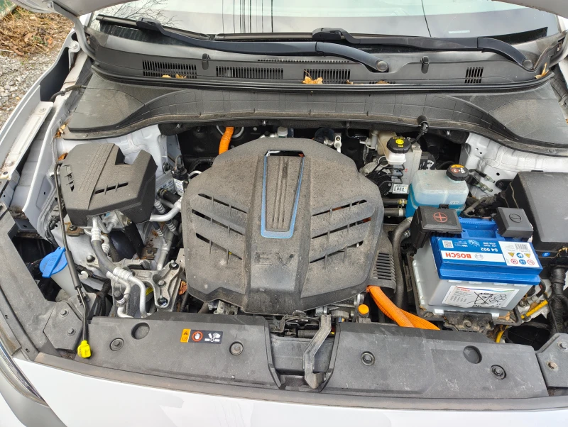 Hyundai Kona 64KWh* SOH 100%* BLUE LINK* DISTRONIC* Tермопомпа, снимка 17 - Автомобили и джипове - 53456063