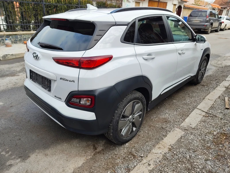 Hyundai Kona 64KWh* SOH 100%* BLUE LINK* DISTRONIC* Tермопомпа, снимка 3 - Автомобили и джипове - 53456063