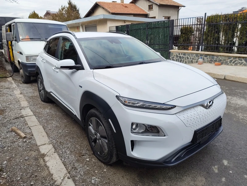 Hyundai Kona 64KWh* SOH 100%* BLUE LINK* DISTRONIC* Tермопомпа, снимка 4 - Автомобили и джипове - 53456063