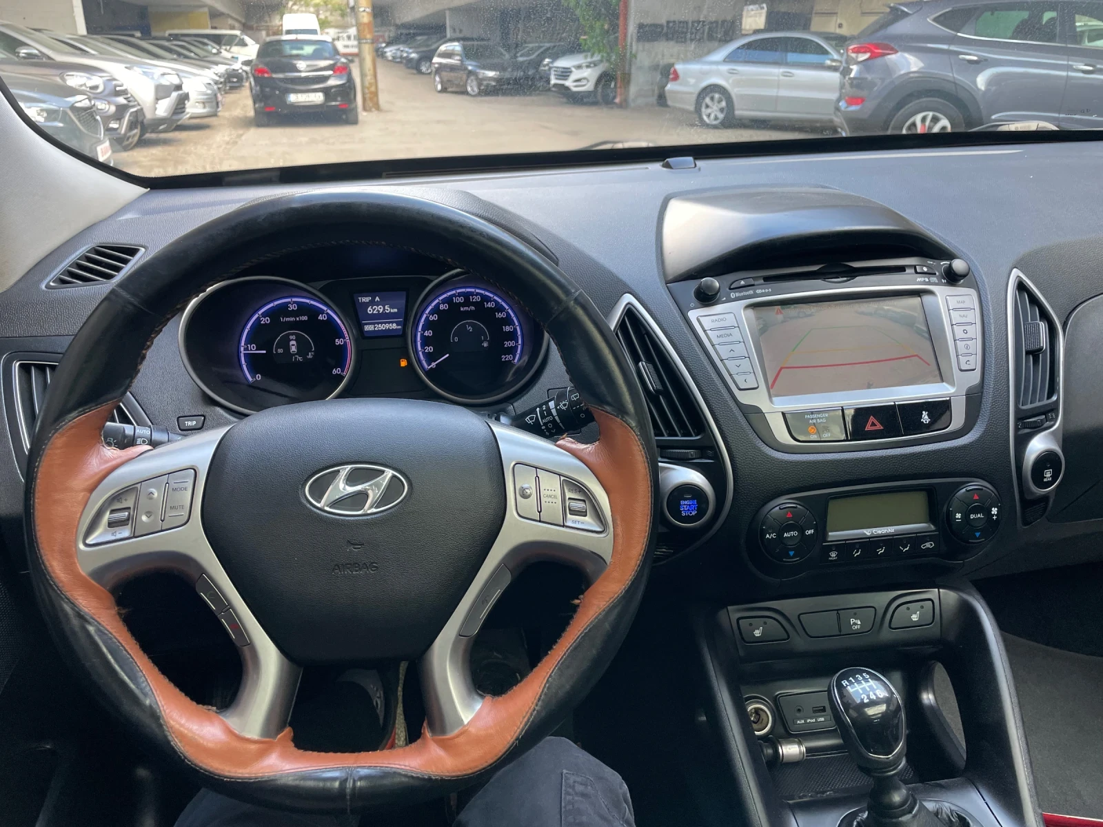 Hyundai IX35 2.0D///ПАНОРАМА///Infinity sound//НАВИ/КАМЕРА/КОЖА | Mobile.bg — изображение 3