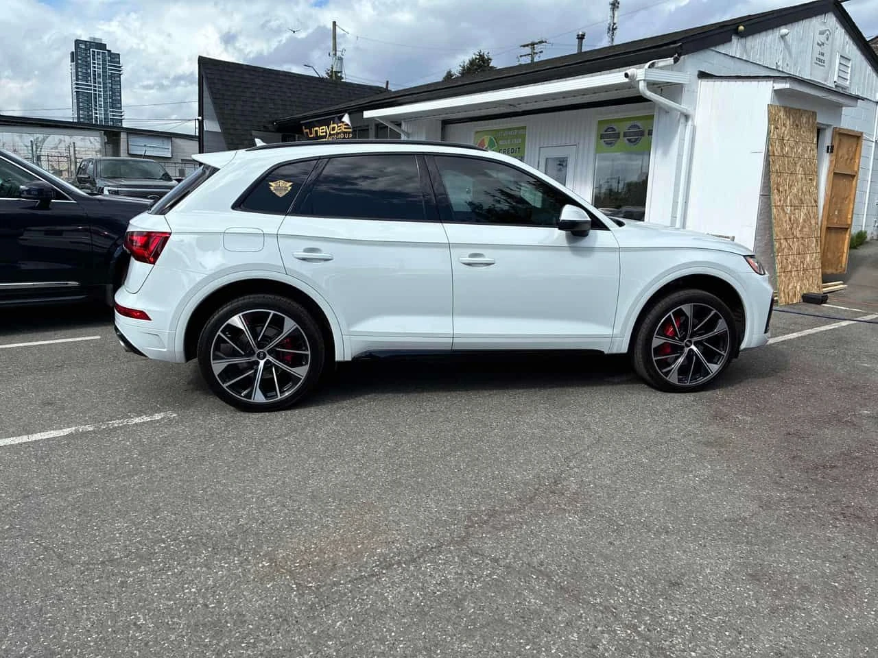 Audi SQ5 * Progressiv * CARFAX * БЕЗ ПЪРВОНАЧАЛНА ВНОСКА, снимка 3 - Автомобили и джипове - 54817683
