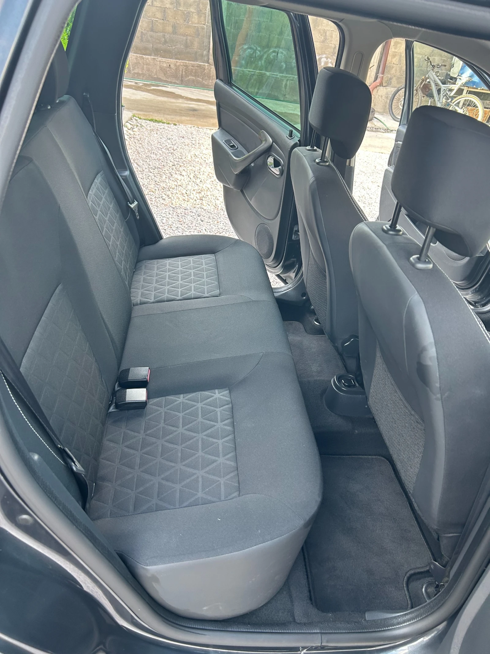 Dacia Duster 1, 2  BENZIN, снимка 10 - Автомобили и джипове - 55001639