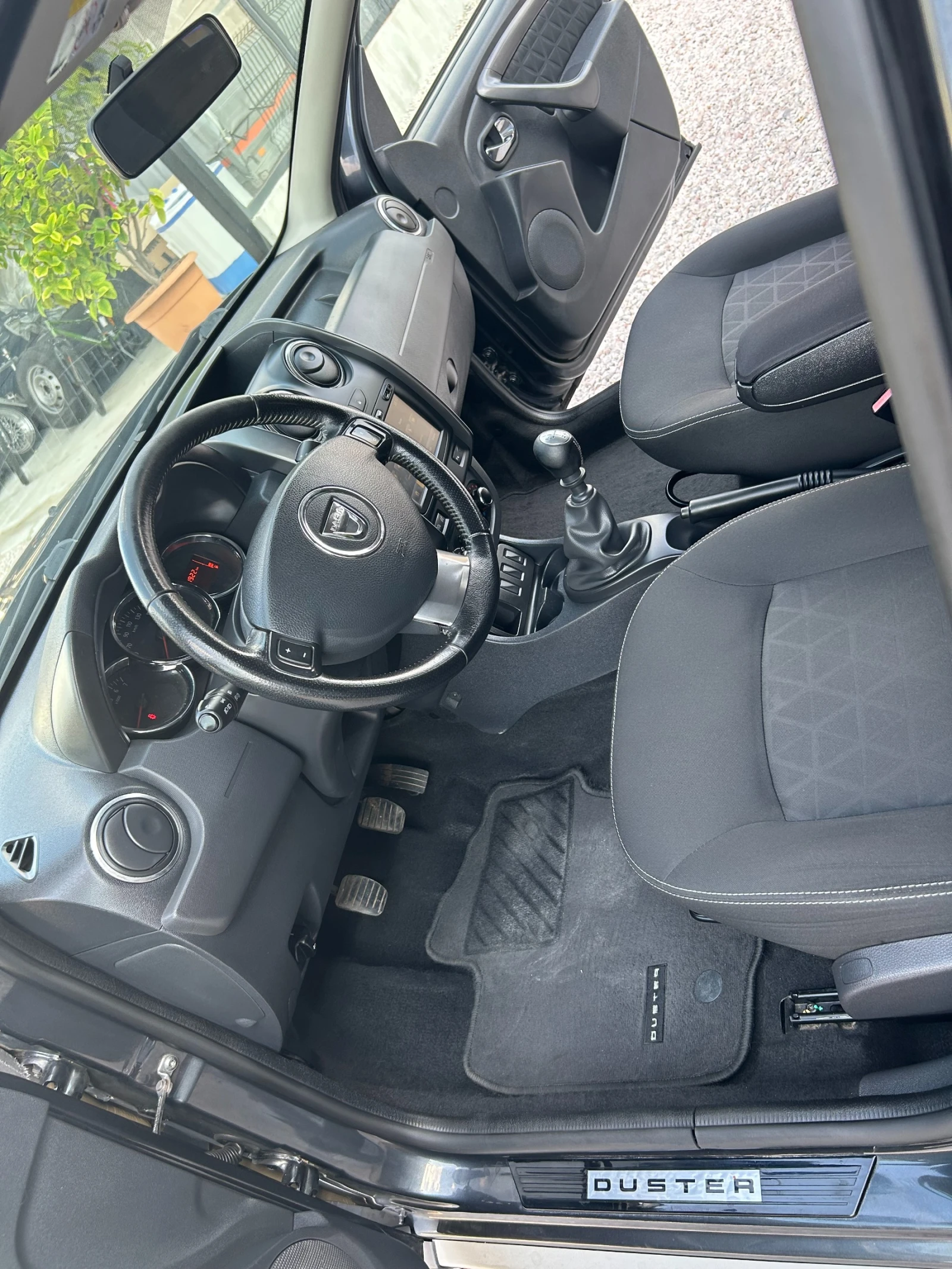 Dacia Duster 1, 2  BENZIN, снимка 12 - Автомобили и джипове - 55001639