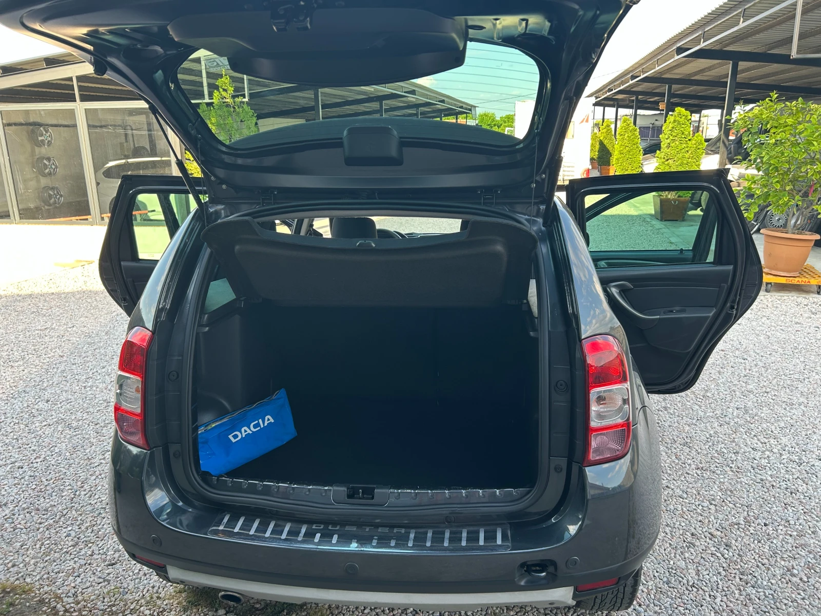 Dacia Duster 1, 2  BENZIN, снимка 11 - Автомобили и джипове - 55001639