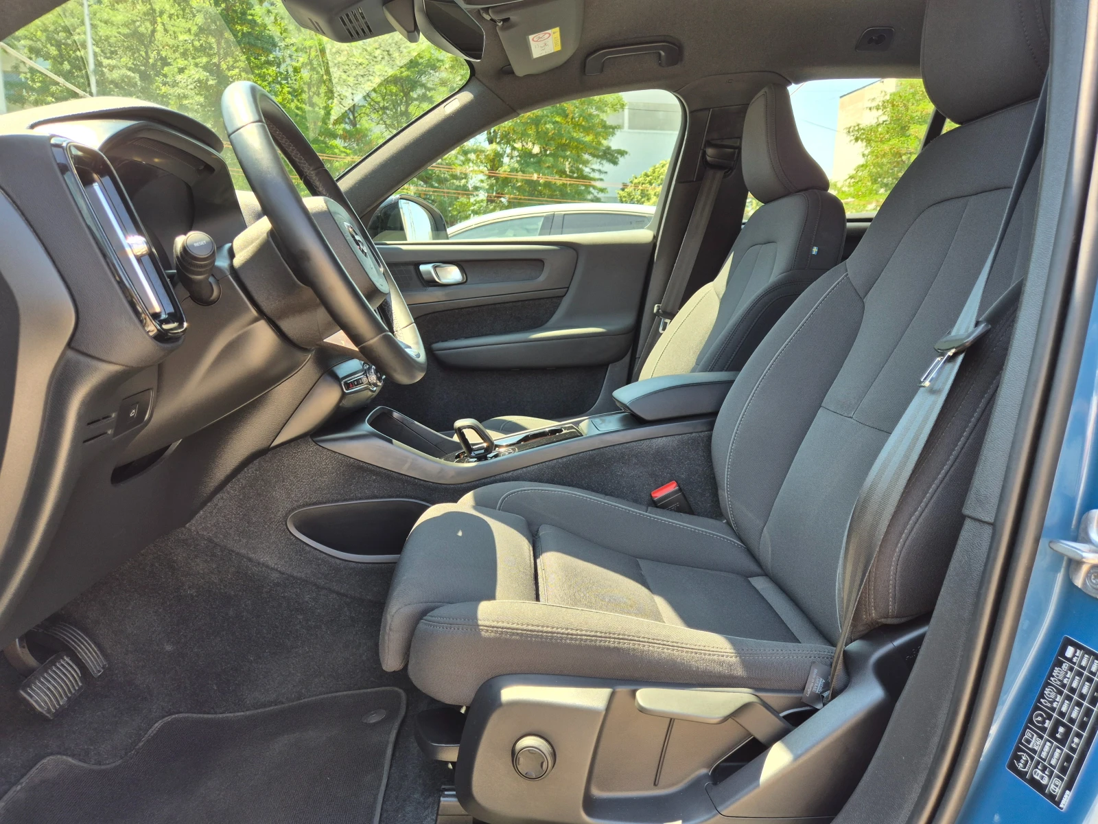 Volvo XC40 FACELIFT-RECHARGE-69KW-238 K.S., снимка 9 - Автомобили и джипове - 55248691