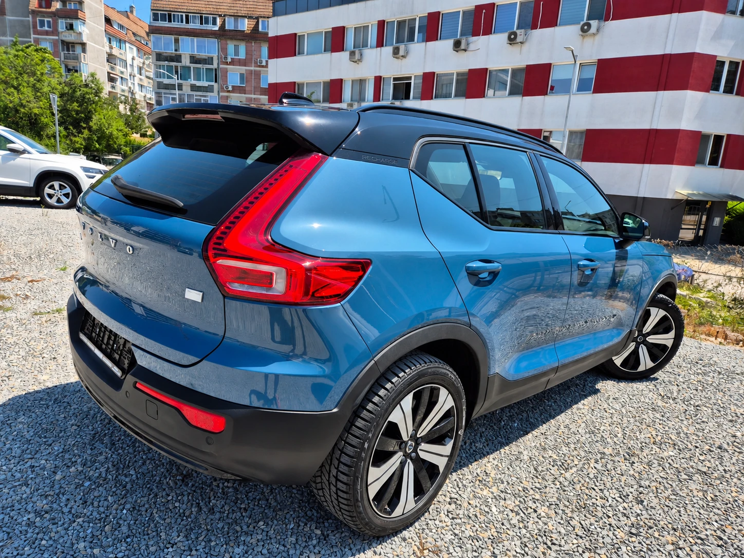 Volvo XC40 FACELIFT-RECHARGE-69KW-238 K.S., снимка 2 - Автомобили и джипове - 55248691
