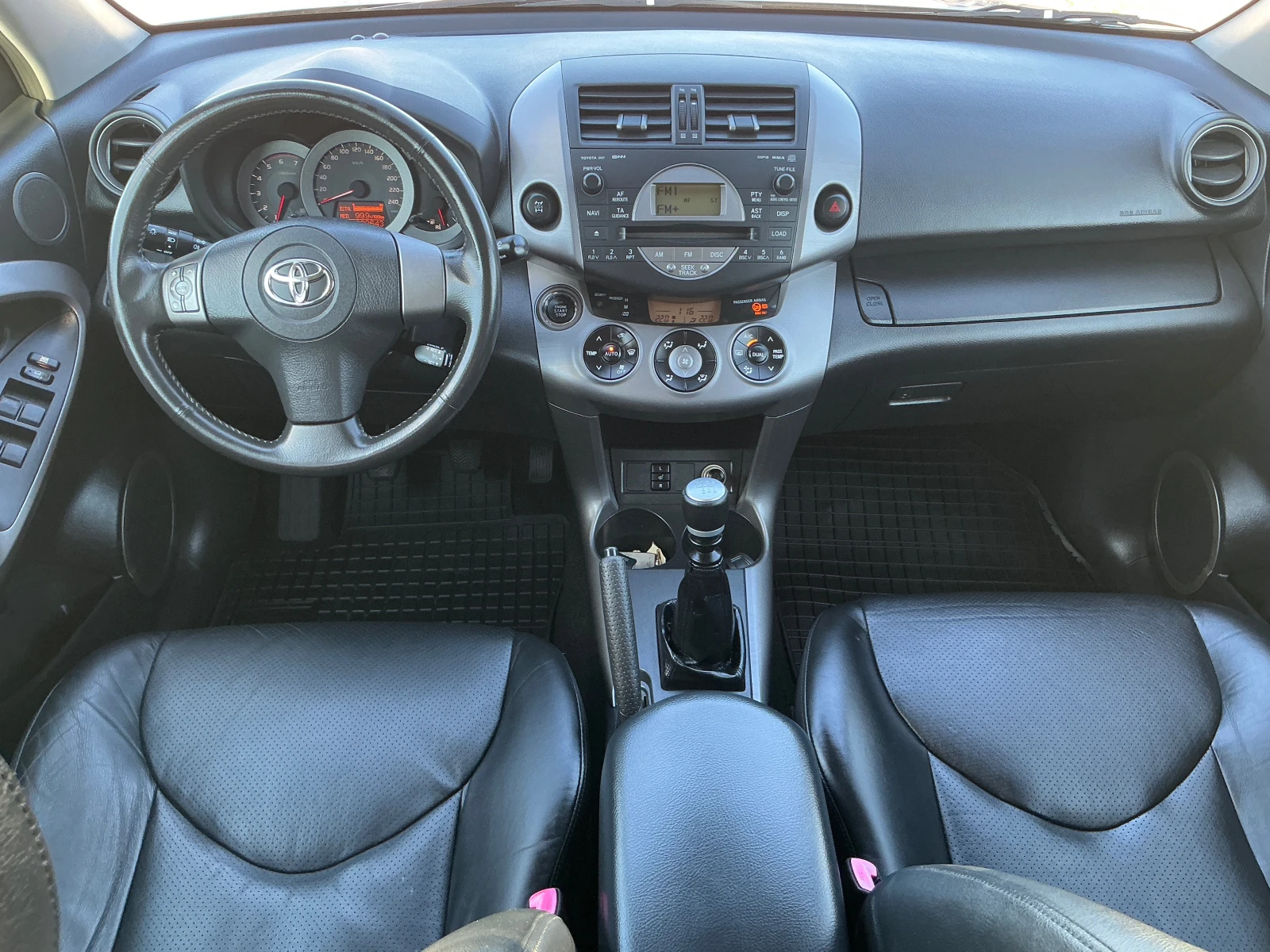 Toyota Rav4 2.2D4D, снимка 12 - Автомобили и джипове - 55737350