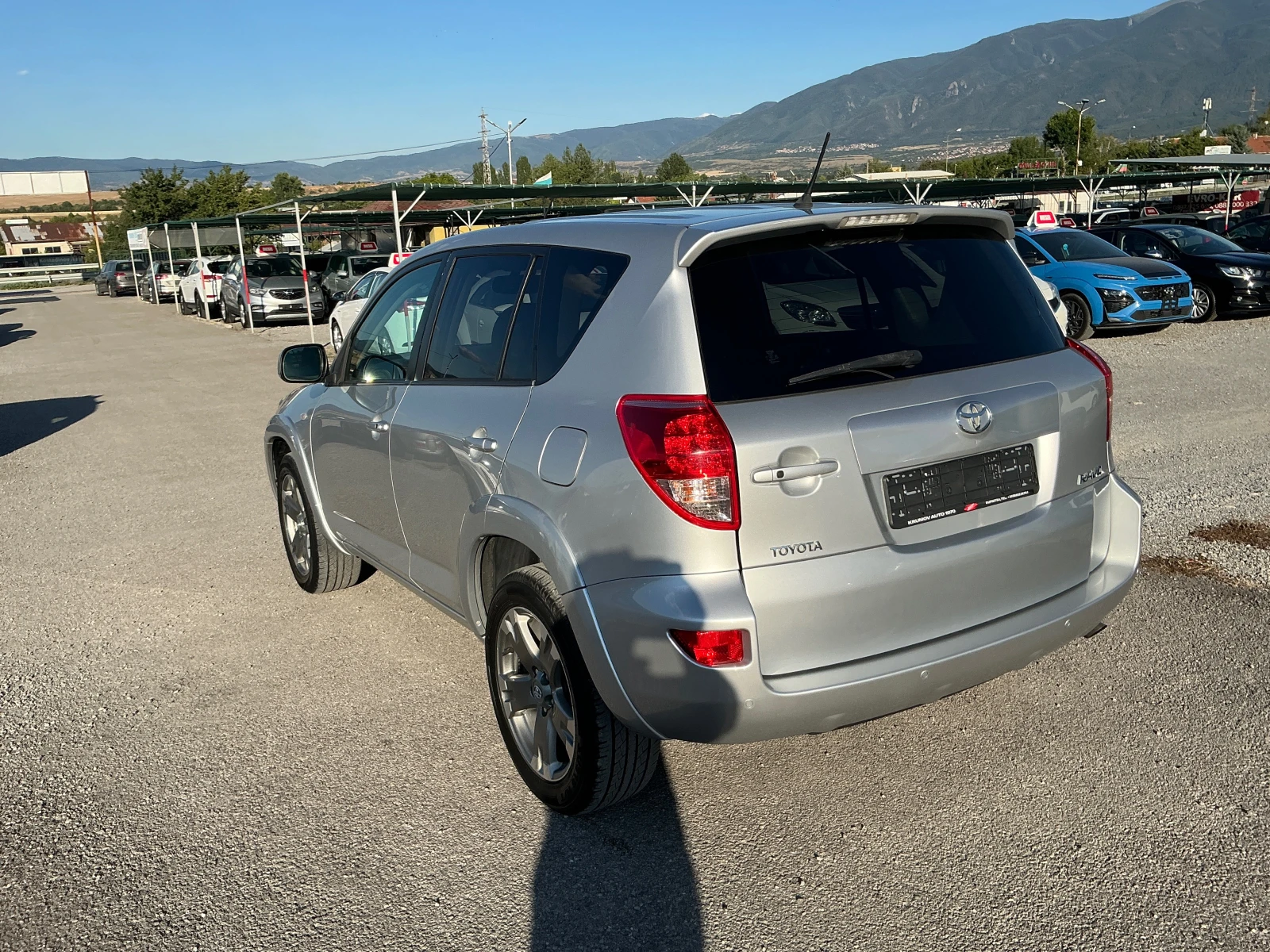 Toyota Rav4 2.2D4D, снимка 6 - Автомобили и джипове - 55737350