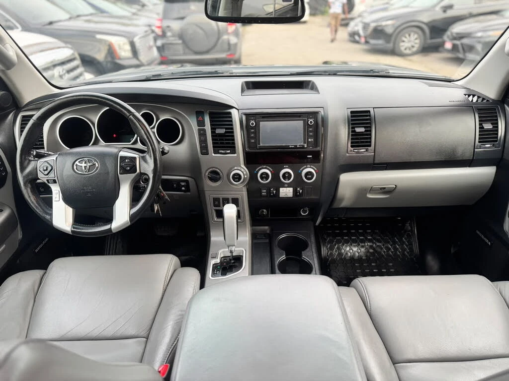 Toyota Sequoia 5.7 V8 Limited 4WD, снимка 9 - Автомобили и джипове - 56114040