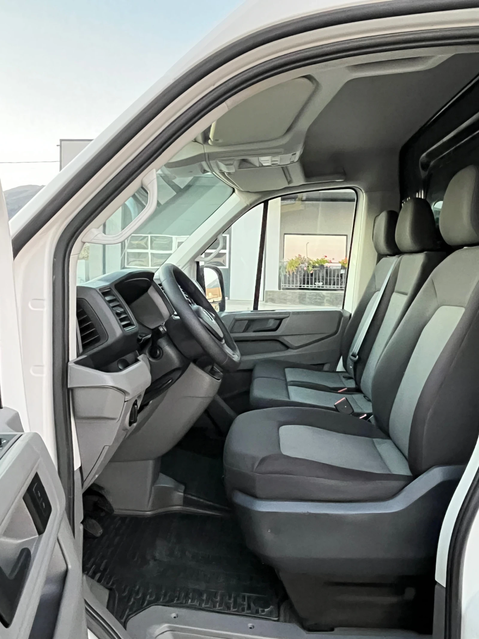 VW Crafter 2.0 TDI XXL, снимка 12 - Бусове и автобуси - 55999805