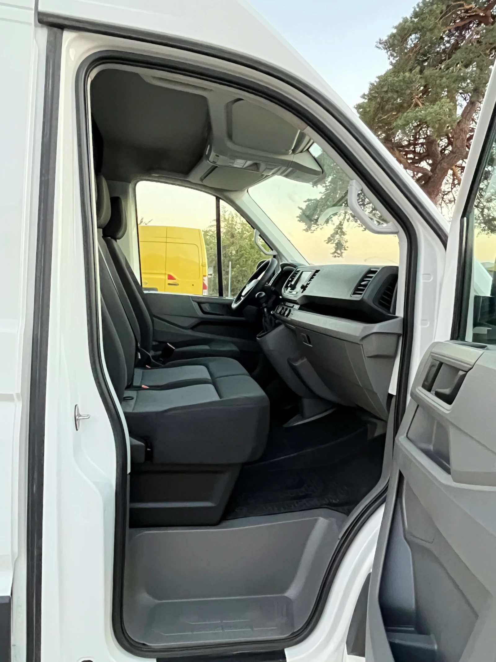 VW Crafter 2.0 TDI XXL, снимка 10 - Бусове и автобуси - 55999805