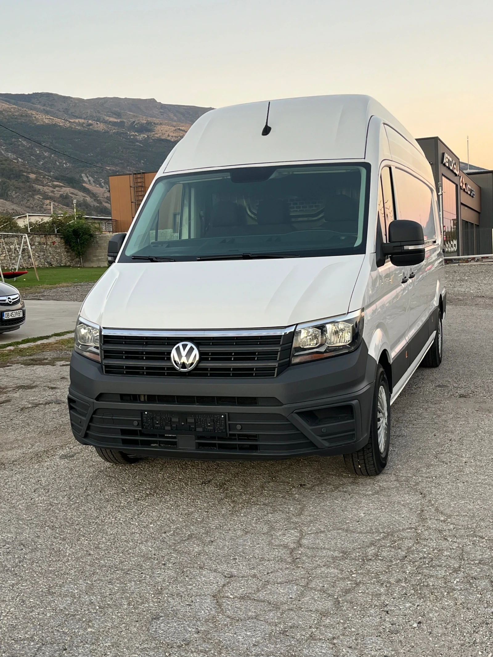 VW Crafter 2.0 TDI XXL, снимка 2 - Бусове и автобуси - 55999805
