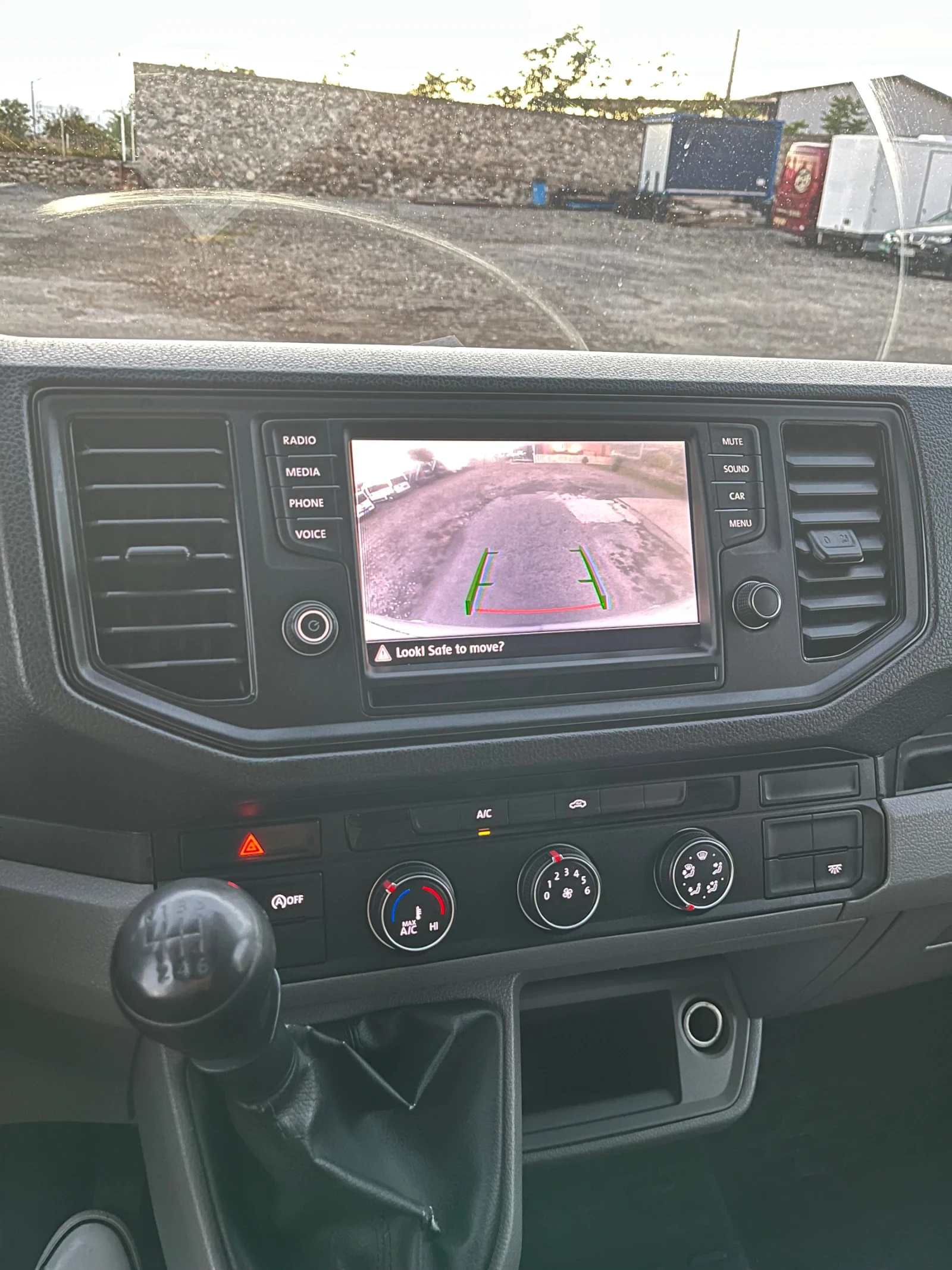 VW Crafter 2.0 TDI XXL, снимка 16 - Бусове и автобуси - 55999805