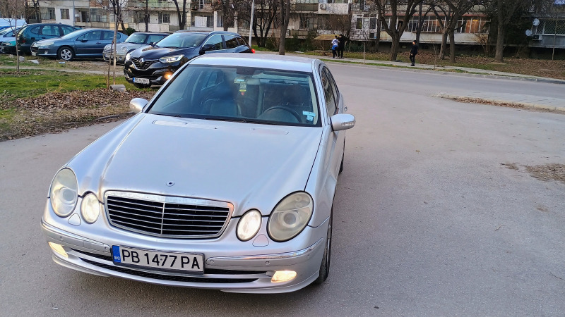 Mercedes-Benz E 270, снимка 1 - Автомобили и джипове - 45888343