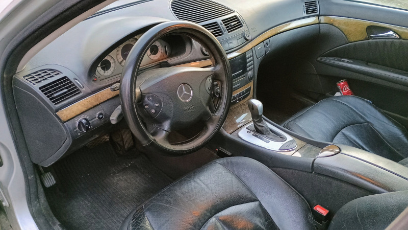 Mercedes-Benz E 270, снимка 5 - Автомобили и джипове - 45888343