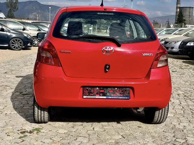 Toyota Yaris 1.3, снимка 4 - Автомобили и джипове - 47804075