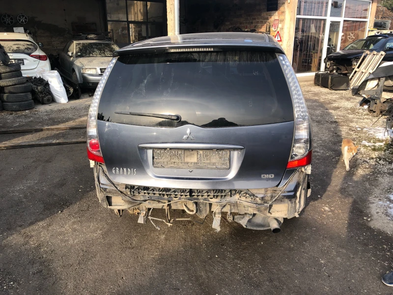 Mitsubishi Grandis 2.0 DID, снимка 4 - Автомобили и джипове - 49246555