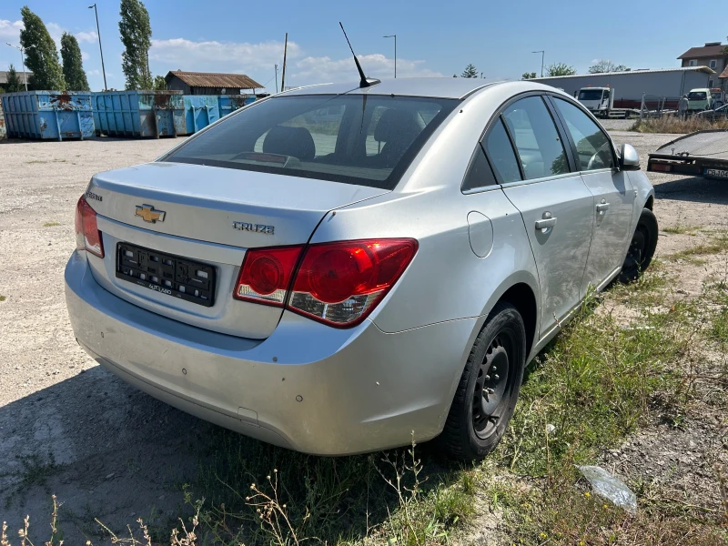 Chevrolet Cruze 1.8i, снимка 4 - Автомобили и джипове - 52366262