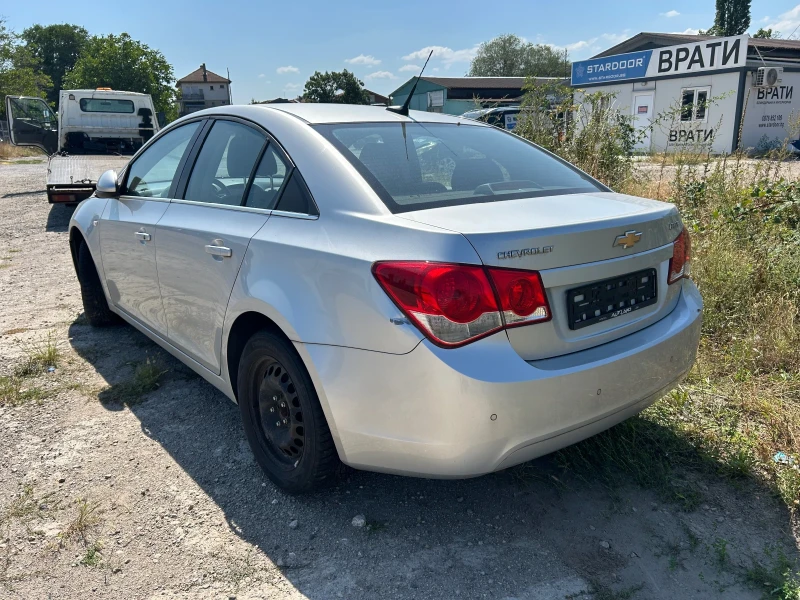 Chevrolet Cruze 1.8i, снимка 3 - Автомобили и джипове - 52366262