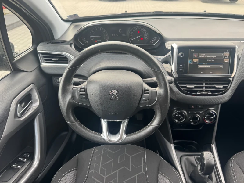 Peugeot 2008 1.2i EURO-6, снимка 11 - Автомобили и джипове - 52354542