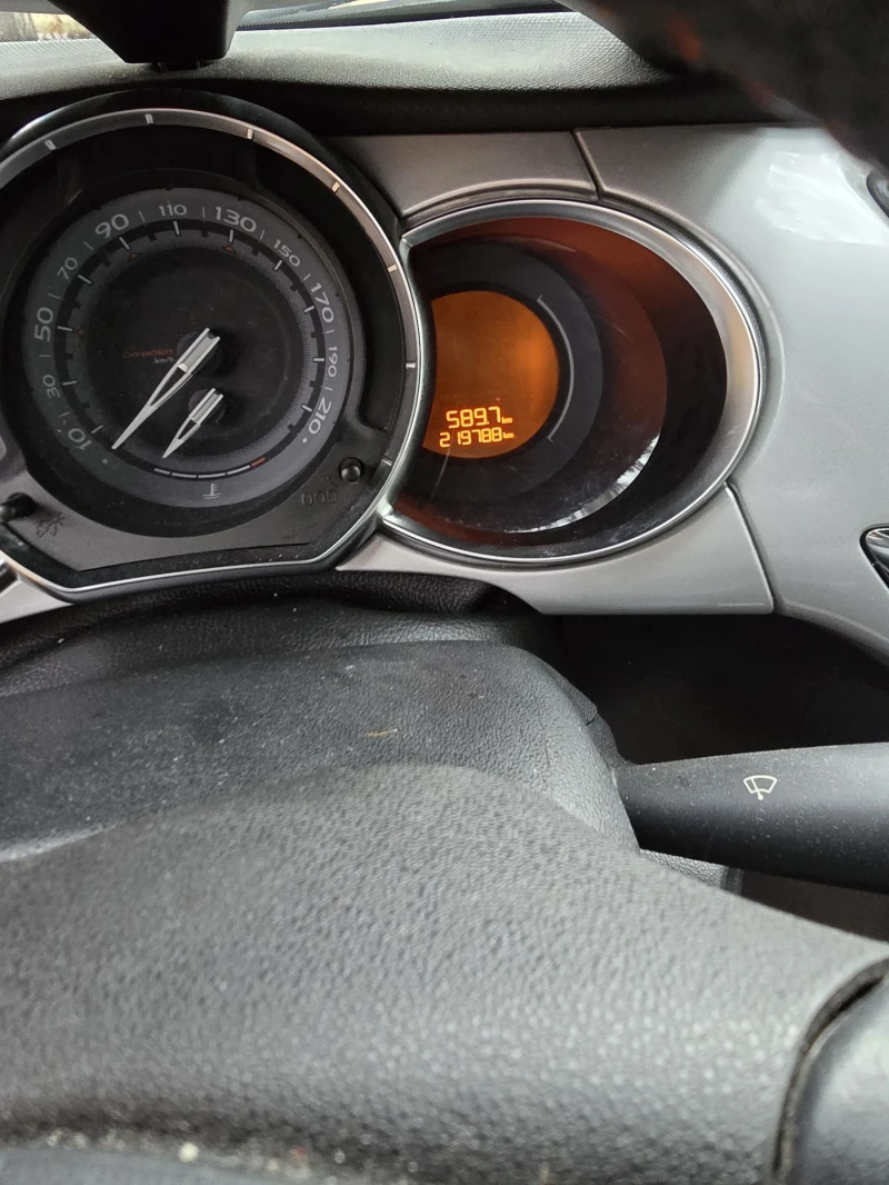 Citroen DS3, снимка 10 - Автомобили и джипове - 52703631