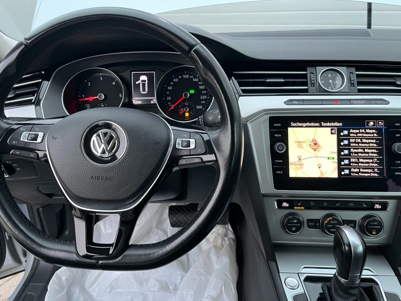 VW Passat 2.0 TDI DSG-автоматик TUV, зимни и летни гуми с дж, снимка 8 - Автомобили и джипове - 52811847