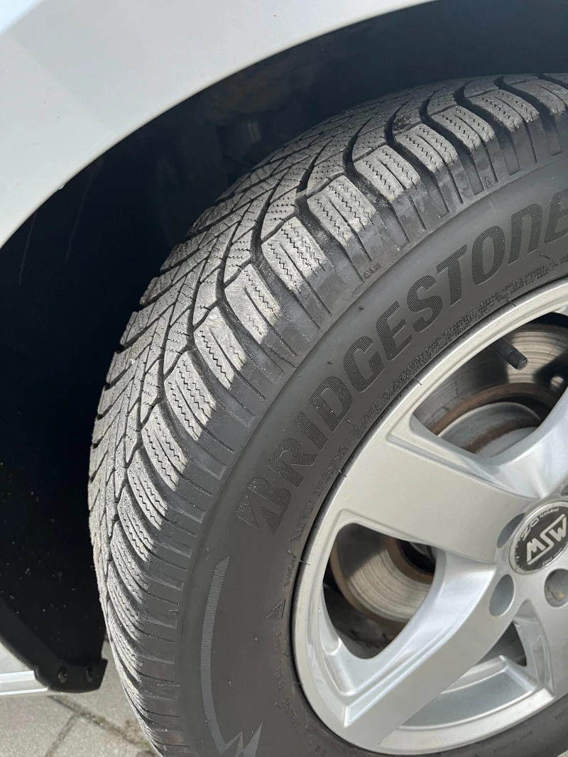 VW Passat 2.0 TDI DSG-автоматик TUV, зимни и летни гуми с дж, снимка 5 - Автомобили и джипове - 52811847