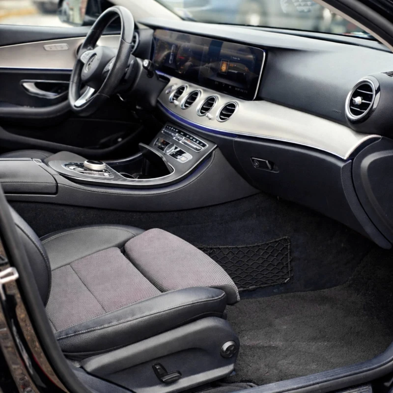 Mercedes-Benz E 220 DIGITAL * 9G-TRONIC* MULTIBEAM LED* DISTRONIC* AMB, снимка 11 - Автомобили и джипове - 53219646