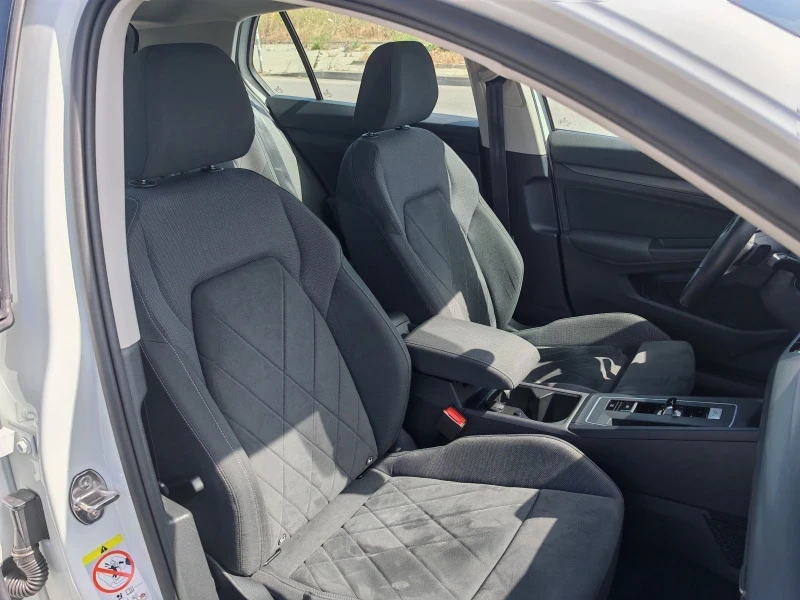 VW Golf eHybrid Style* ДДС* IQ LED* Memory* Massage | Mobile.bg — изображение 15