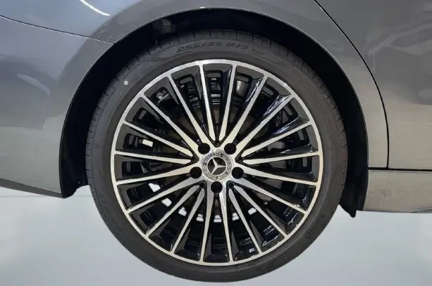 Mercedes-Benz C 300 = AMG Line = Night Package Гаранция, снимка 4 - Автомобили и джипове - 53591018