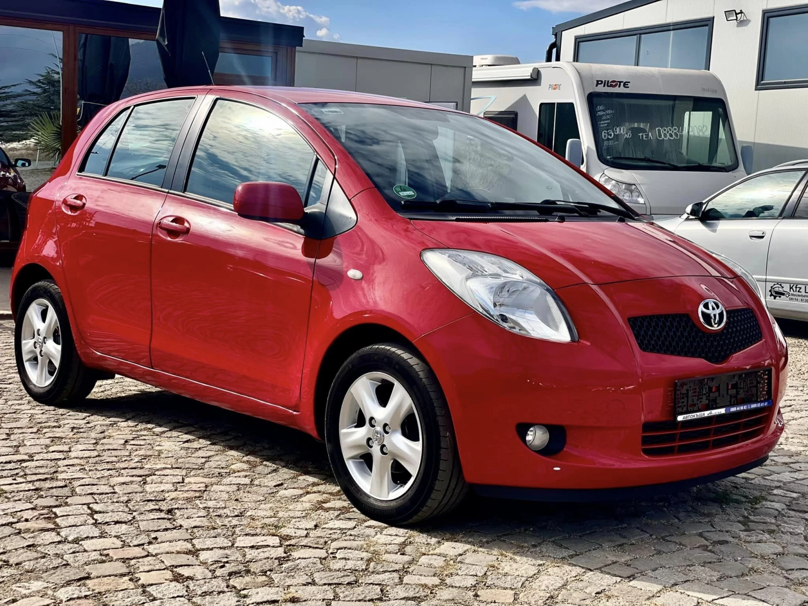 Toyota Yaris 1.3 - изображение 9