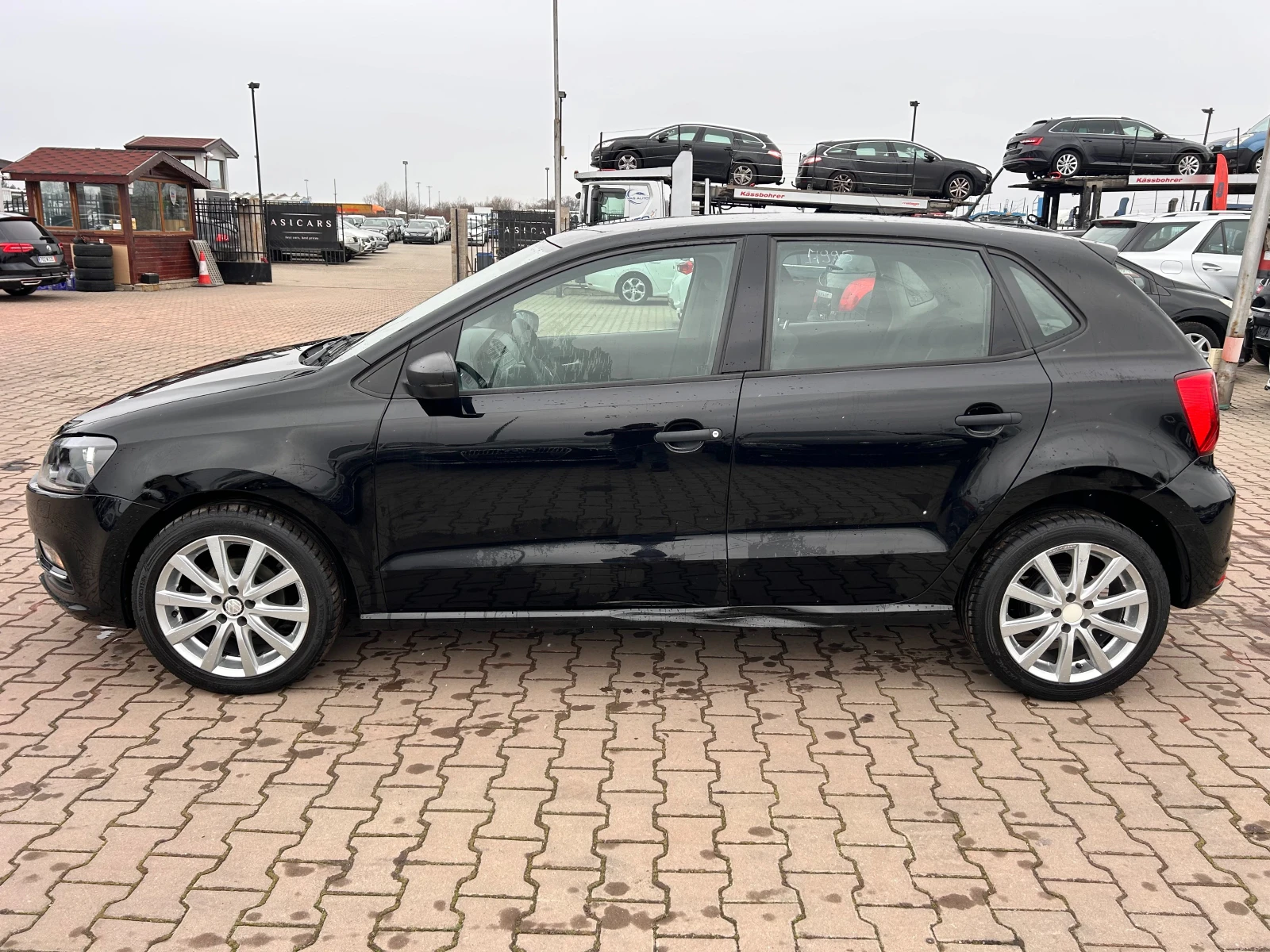 VW Polo 1.0i NAVI EURO 6 - изображение 9