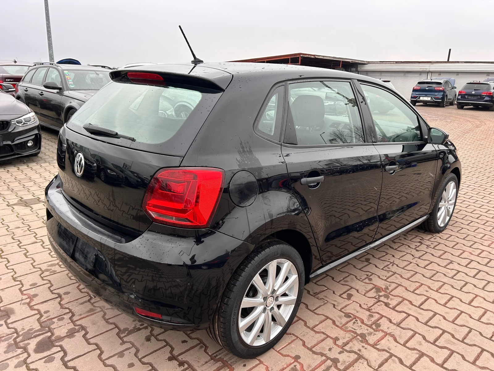 VW Polo 1.0i NAVI EURO 6 - изображение 6