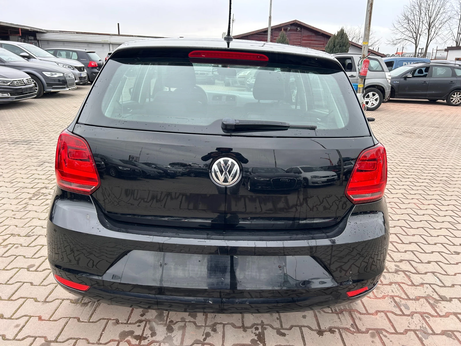 VW Polo 1.0i NAVI EURO 6 - изображение 7