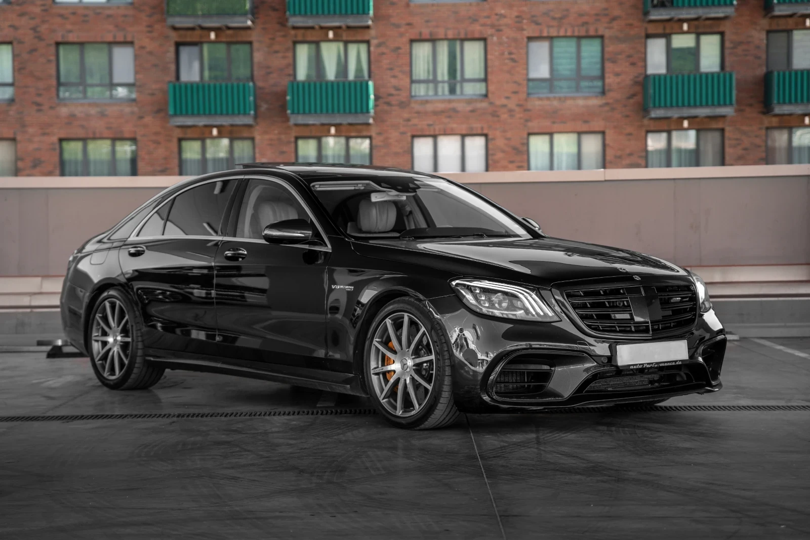 Mercedes-Benz S 63 AMG 4MATIC+ /BURMESTER/CERAMIC/360/MAX FULL FULL - изображение 4