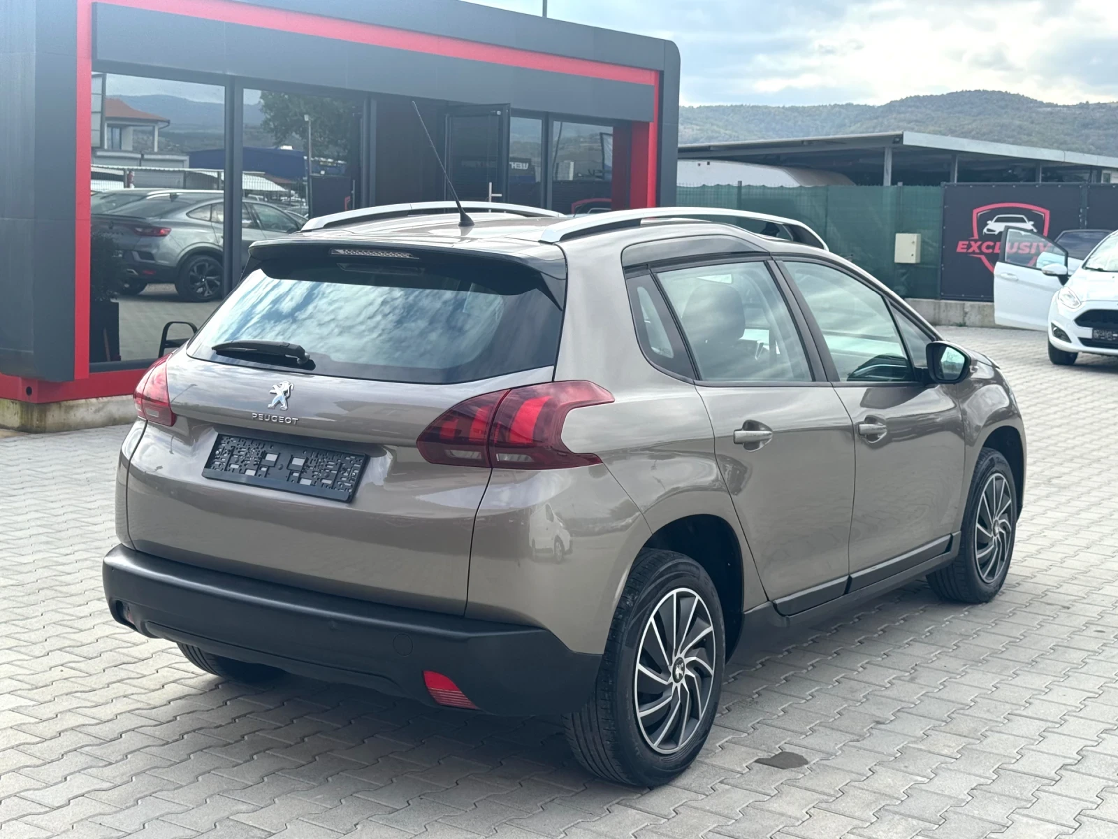 Peugeot 2008 1.2i EURO-6 | Mobile.bg   5