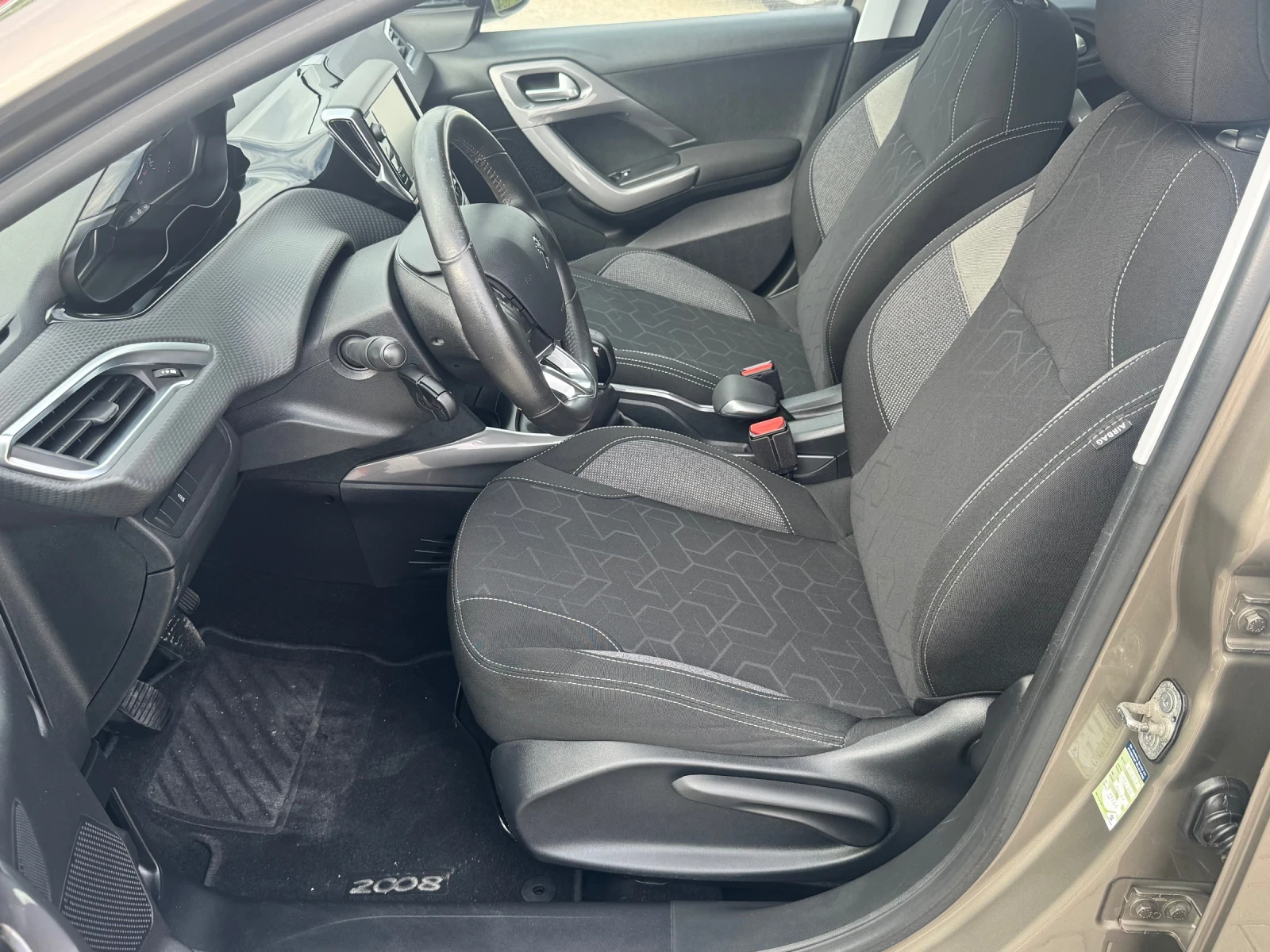 Peugeot 2008 1.2i EURO-6 | Mobile.bg   10