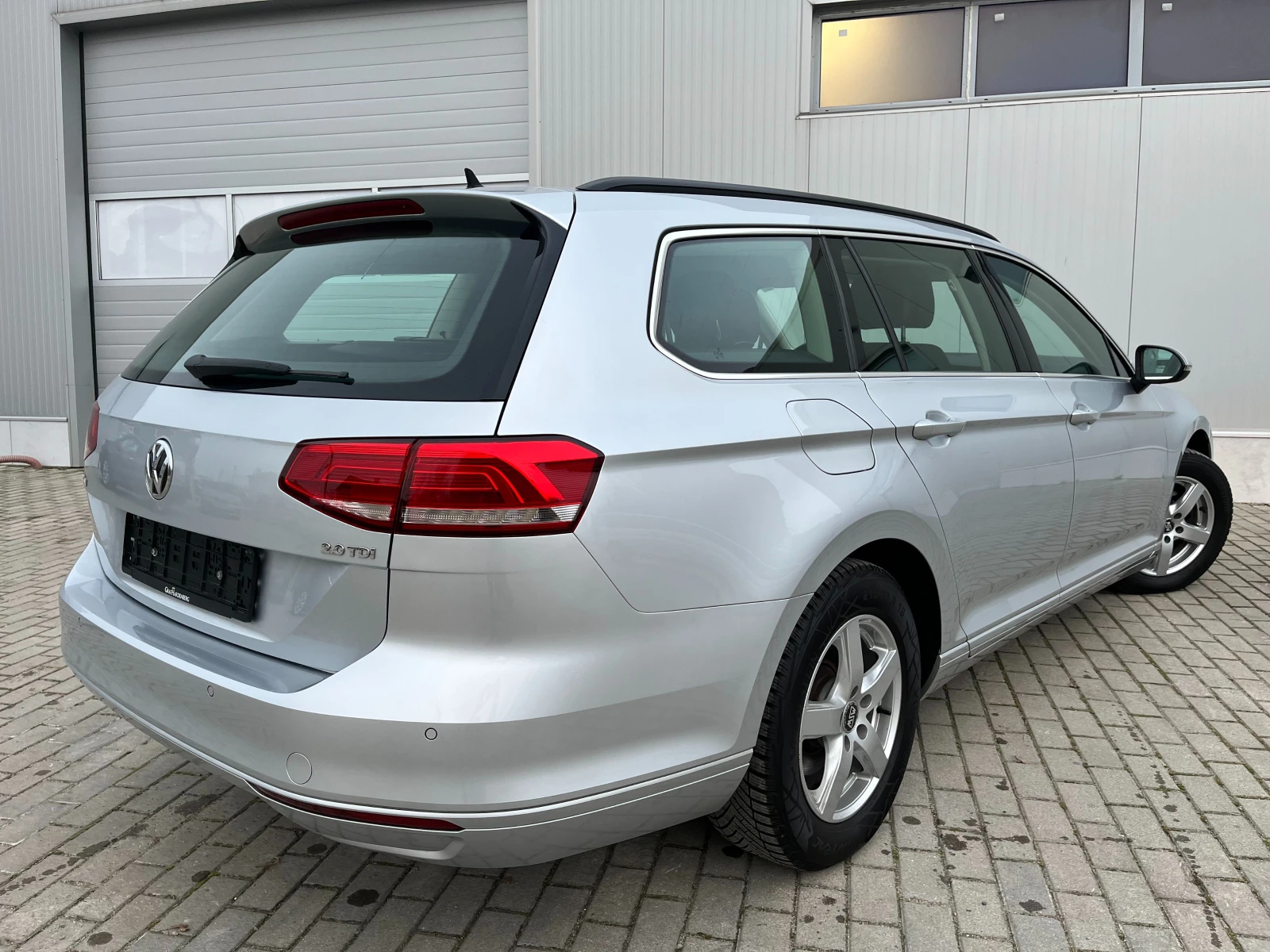 VW Passat 2.0 TDI DSG-автоматик TUV, зимни и летни гуми с дж - изображение 3