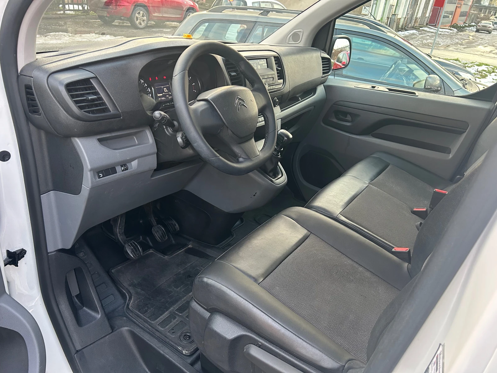 Citroen Jumpy 1.6-116к.с-2019г.-ИТАЛИЯ! - изображение 10