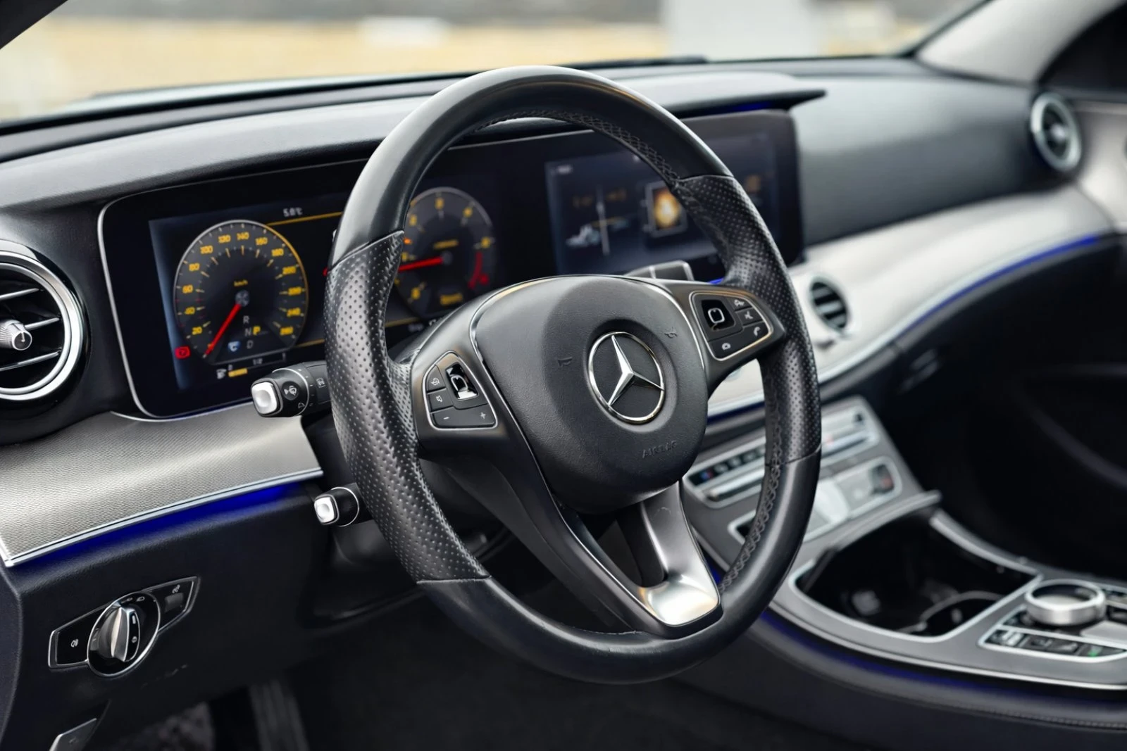 Mercedes-Benz E 220 DIGITAL * 9G-TRONIC* MULTIBEAM LED* DISTRONIC* AMB - изображение 8