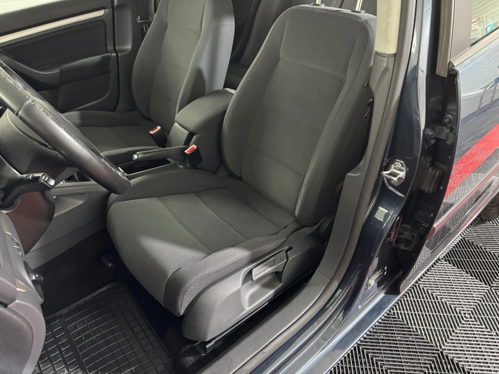 VW Golf 1.9 TDI GT SPORT - 6 ��������  | Mobile.bg � ����������� 12