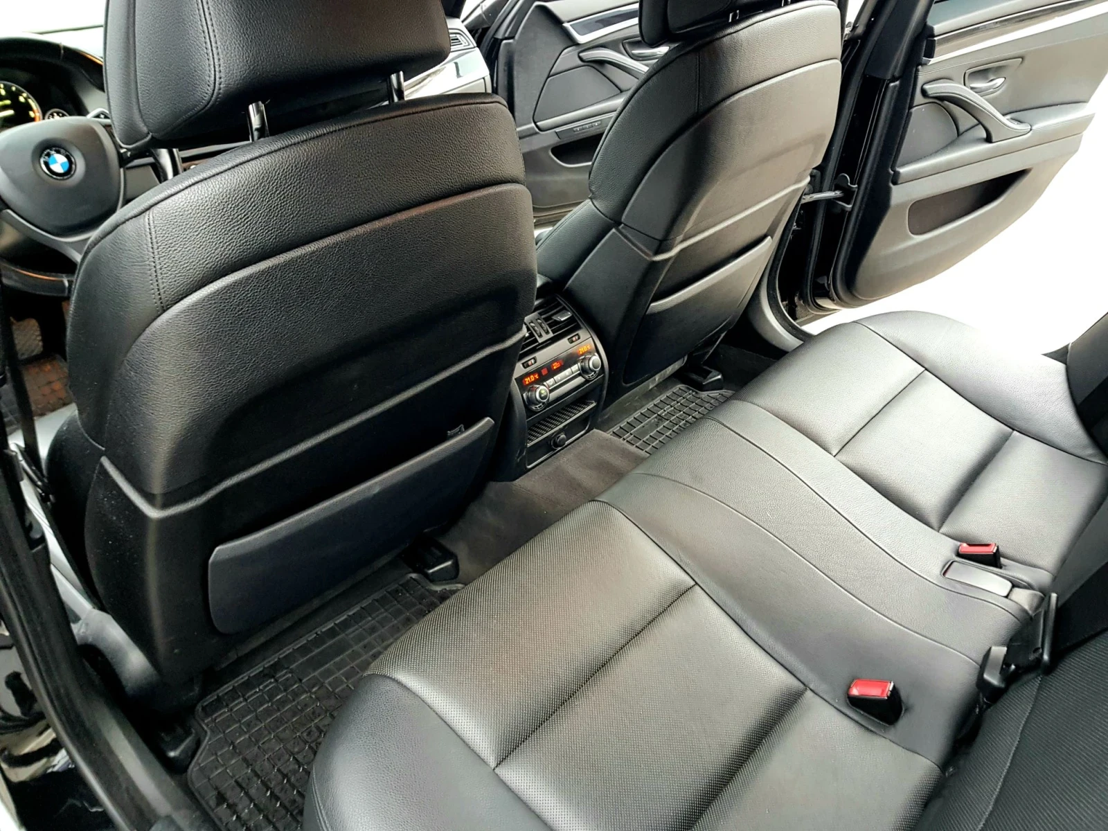 BMW 530 XD M-PAC550 GERMANY KEYLESS 310hp , снимка 8 - Автомобили и джипове - 56025963