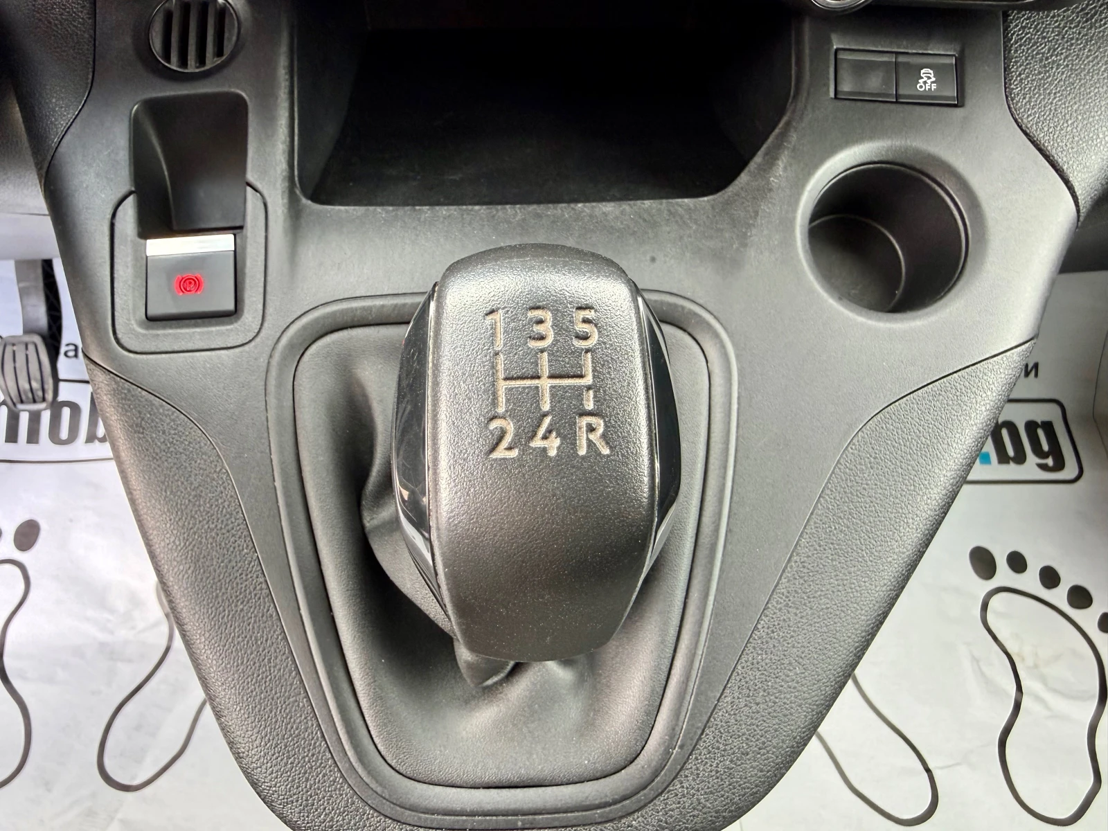 Citroen Berlingo 1.5 HDI NAVI/CARPLAY/KLIMA, снимка 14 - Автомобили и джипове - 54150530