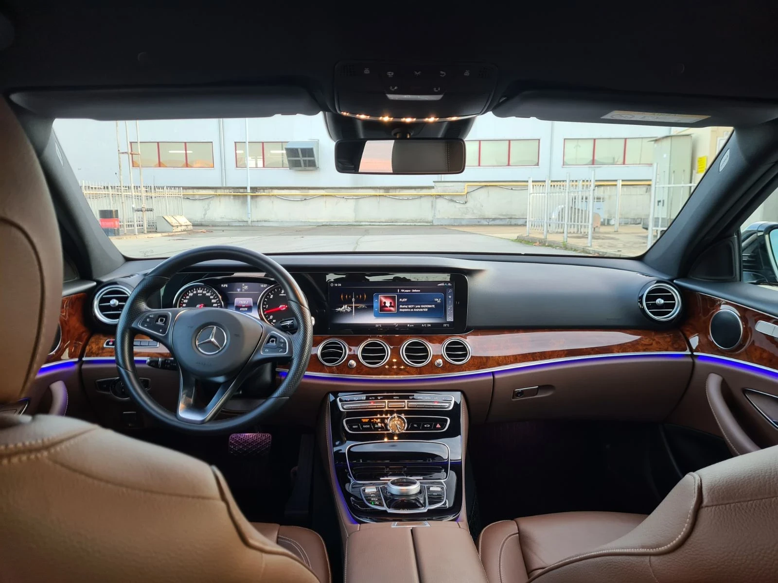 Mercedes-Benz E 350 4 matic, снимка 6 - Автомобили и джипове - 54181883