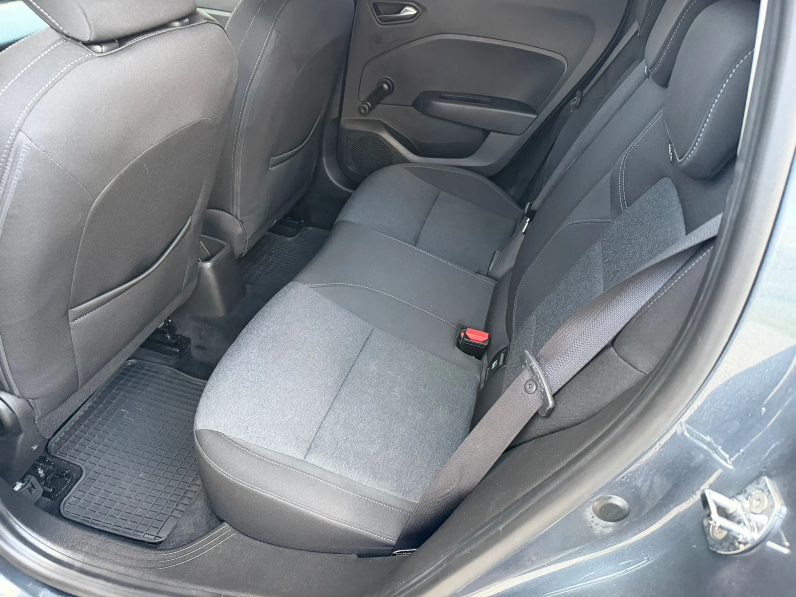 Renault Clio 1.0I NAVI KLIMATIK 6-СКОРОСТИ EVRO 6D 64 000KM!!! , снимка 16 - Автомобили и джипове - 54347968