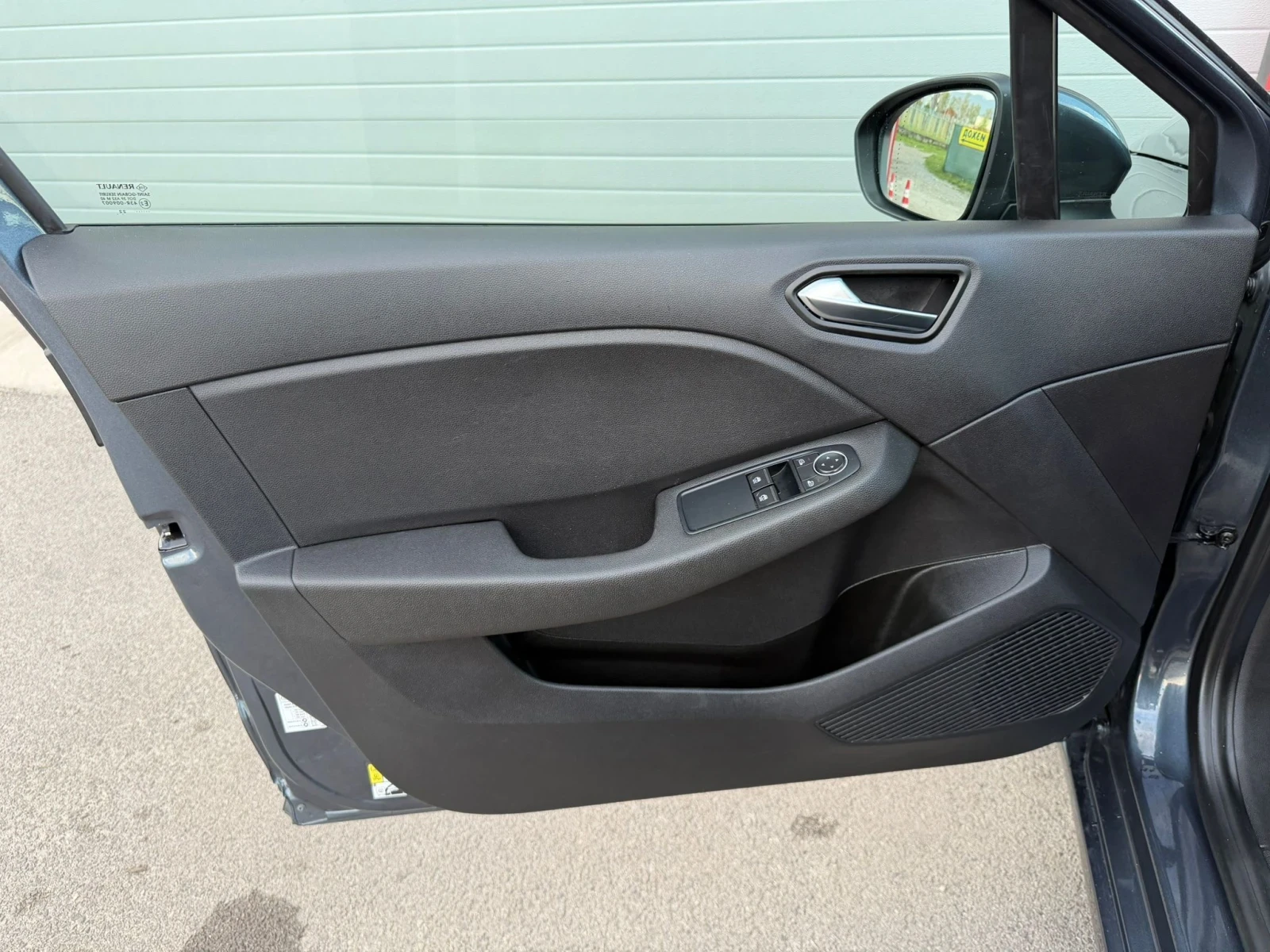 Renault Clio 1.0I NAVI KLIMATIK 6-СКОРОСТИ EVRO 6D 64 000KM!!! , снимка 12 - Автомобили и джипове - 54347968