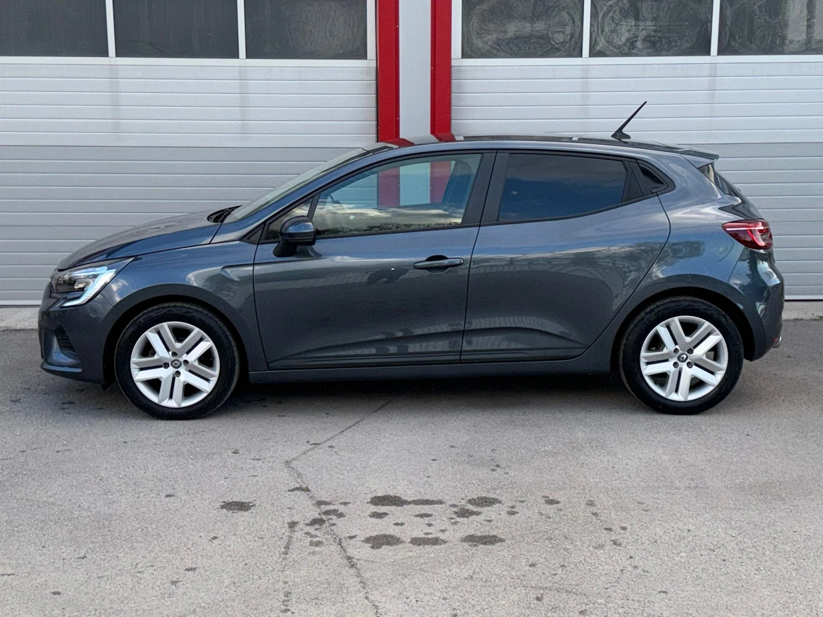Renault Clio 1.0I NAVI KLIMATIK 6-СКОРОСТИ EVRO 6D 64 000KM!!! , снимка 6 - Автомобили и джипове - 54347968