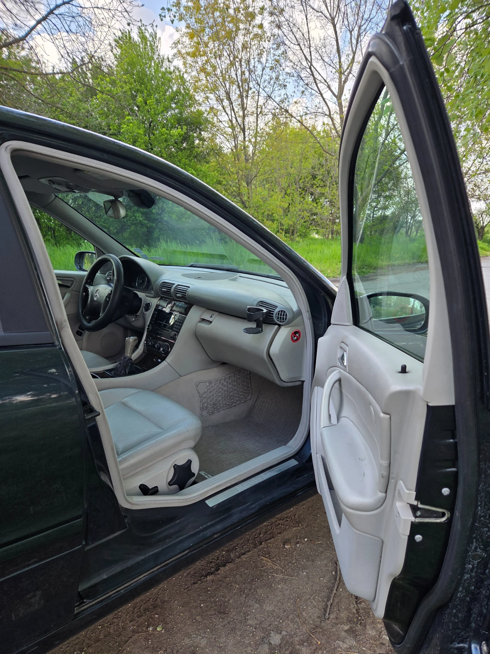 Mercedes-Benz C 200, снимка 12 - Автомобили и джипове - 54391187